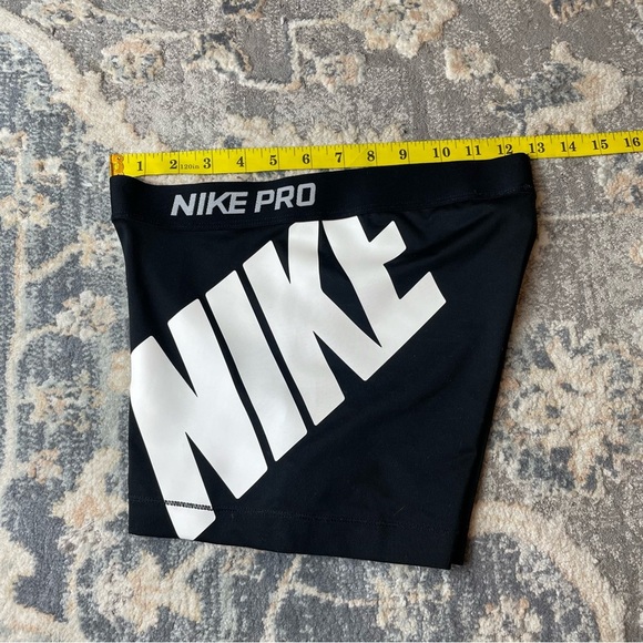 Nike Pro Women's Black and White compression Shorts - Picture 2 of 4